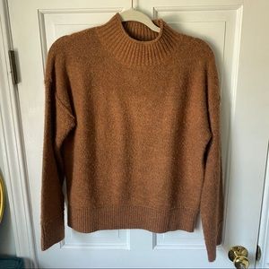 Universal thread sweater